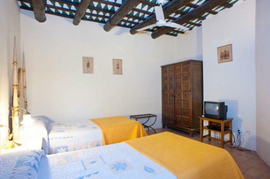 Hostal La Riera Torroella de Montgrí Kültér fotó